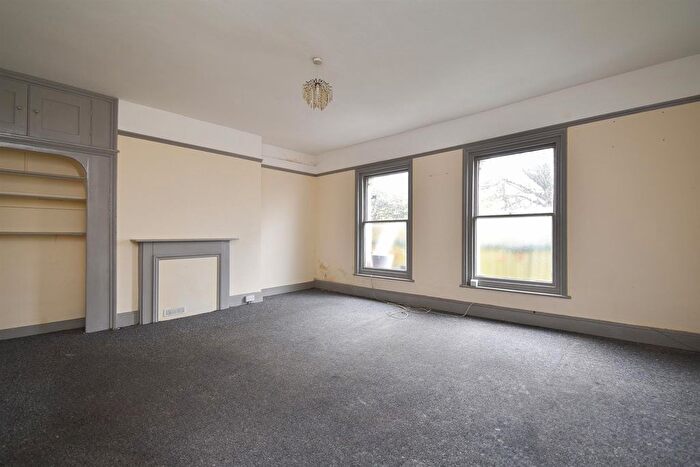 3 Bedroom Flat For Sale In Magdalen Road, St. Leonards-On-Sea, TN37