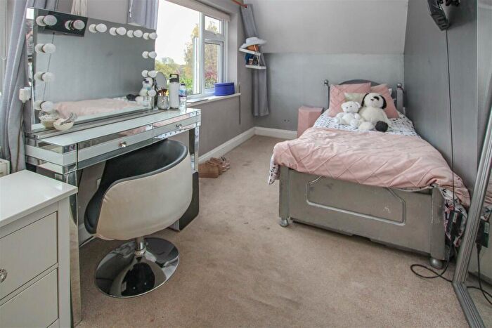 5 Bedroom Detached House For Sale In The Chase, Ingrave, Brentwood, CM13