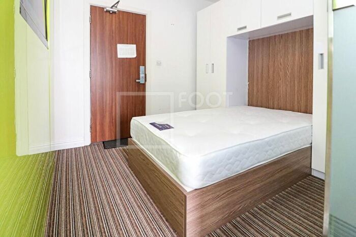 Flat To Rent In Sunbridge Halls, Bradford, BD1