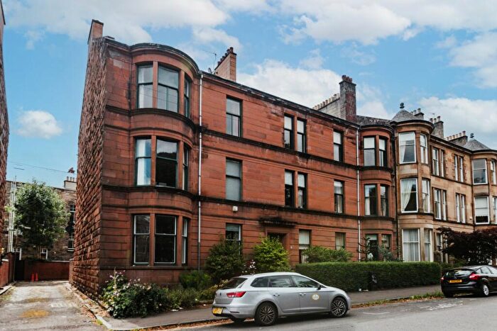 3 Bedroom Flat To Rent In Glencairn Drive, Glasgow, G41