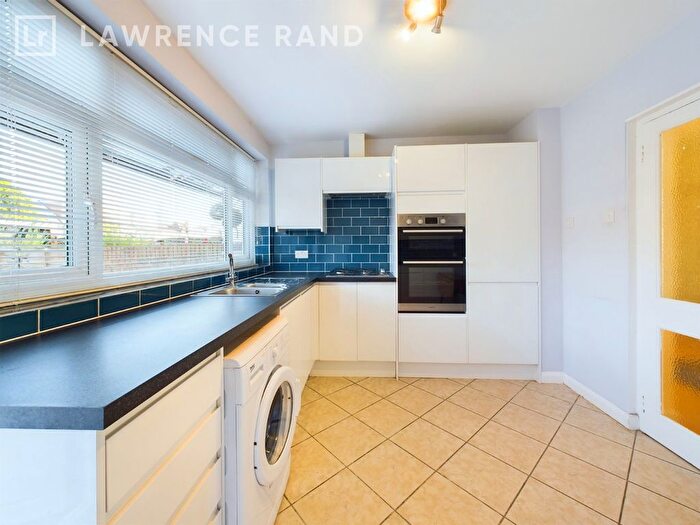3 Bedroom Terraced House For Sale In Rhyl Road, Perivale, Greenford, UB6