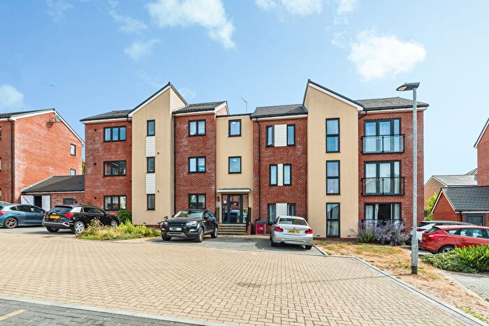 2 Bedroom Flat For Sale In Wantage Place, Basingstoke, RG24