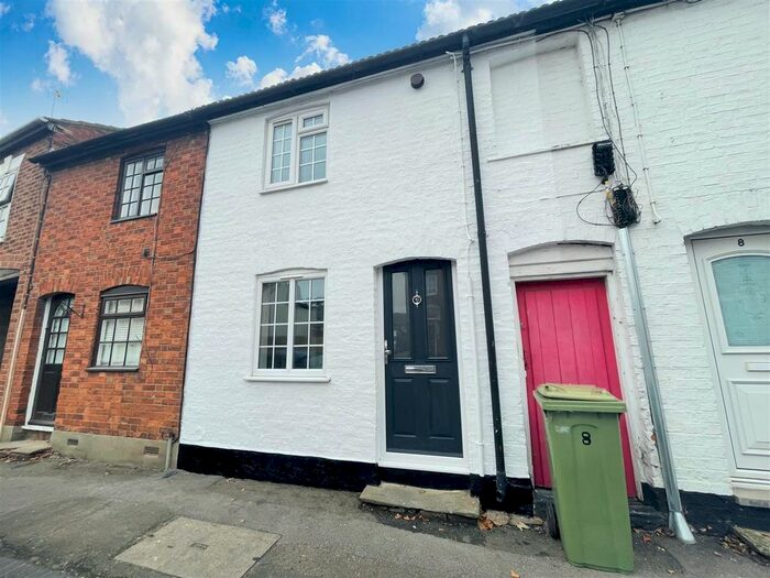 2 Bedroom Terraced House To Rent In Priory Street, Newport Pagnell, MK16