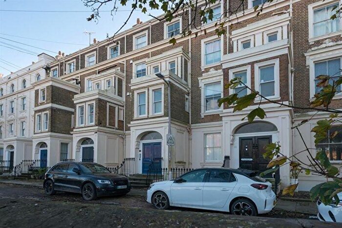4 Bedroom Flat To Rent In First Floor Flat, Westcliff Terrace Mansions, Pegwell Road, Ramsgate, CT11