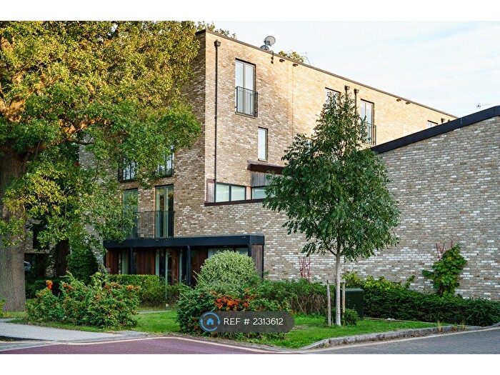 5 Bedroom End Of Terrace House To Rent In Kingfisher Way, Cambridge, CB2
