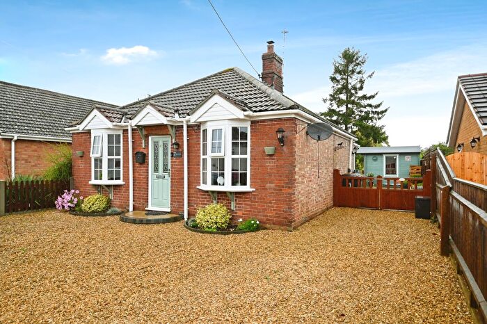 2 Bedroom Bungalow For Sale In Church Road, Wiggenhall St. Mary Magdalen, King's Lynn, Norfolk, PE34