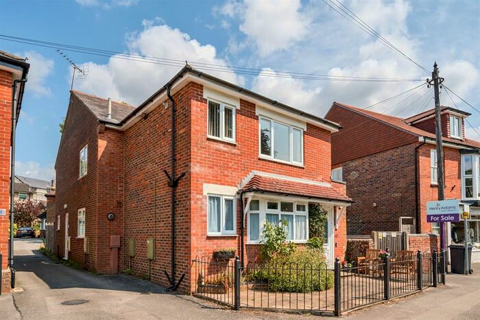 2 Bedroom Flat To Rent In A The Green, Rowland's Castle, Hampshire, PO9