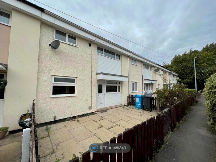 3 Bedroom Terraced House To Rent In Ealdane, Hull, HU6