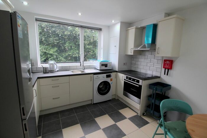 2 Bedroom Flat To Rent In St. Philips Road, Sheffield, S3