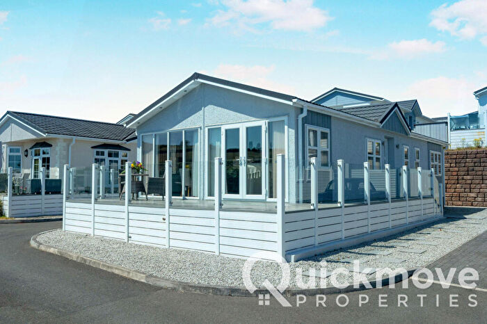 2 Bedroom Park Home For Sale In Dawlish, Devon, EX7