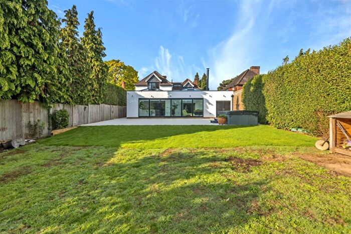 4 Bedroom Detached House To Rent In Boughton Hall Avenue, Send, GU23