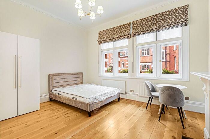 Studio To Rent In Egerton Gardens, London, SW3