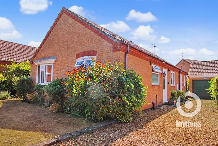 2 Bedroom Detached Bungalow For Sale In Reynolds Way, Dersingham, PE31