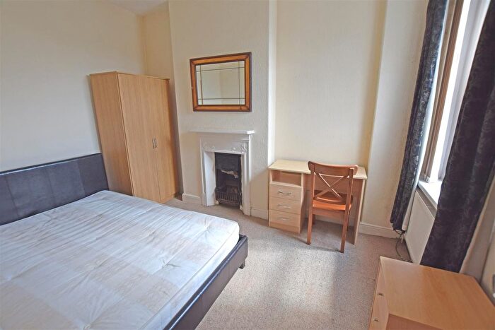 3 Bedroom Terraced House For Sale In Heathfield Road, Heath/Gabalfa, Cardiff, CF14
