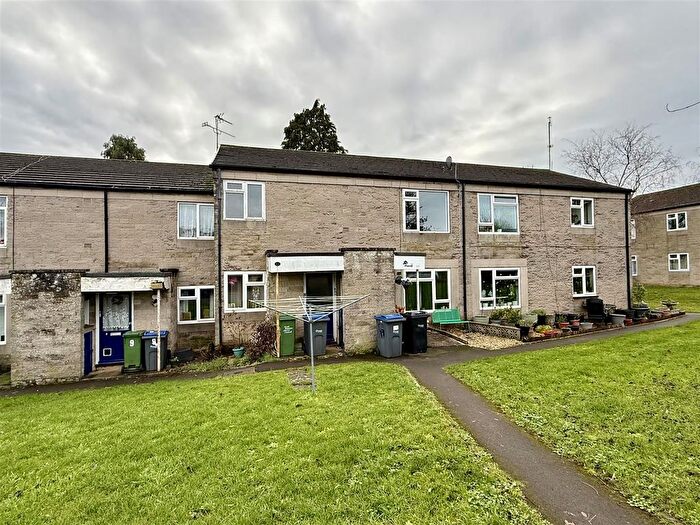 2 Bedroom Flat For Sale In Leylands Road, Corsham, SN13