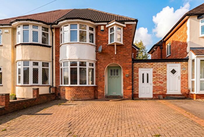 3 Bedroom Semi Detached House For Sale In Acheson Road, Hall Green, Birmingham, B28