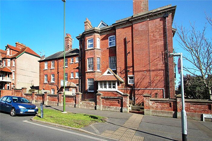 2 Bedroom Apartment To Rent In Fitzalan Road, Littlehampton, West Sussex, BN17