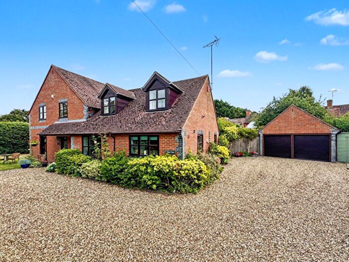 5 Bedroom Detached House For Sale In Chapel Lane, Fernham, SN7