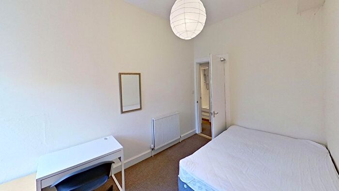 3 Bedroom Flat To Rent In Grindlay Street, Edinburgh, EH3