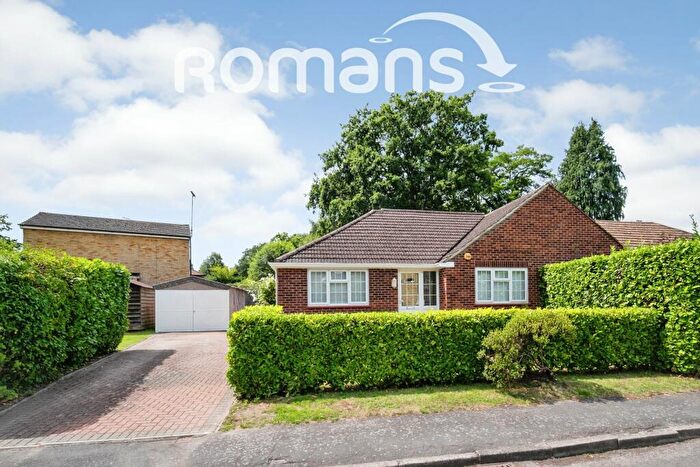 2 Bedroom Bungalow To Rent In Harpesford Avenue, GU25