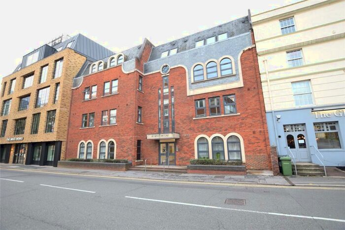 2 Bedroom Apartment To Rent In Summit House, - Greyfriars Road, Reading, Berkshire, RG1