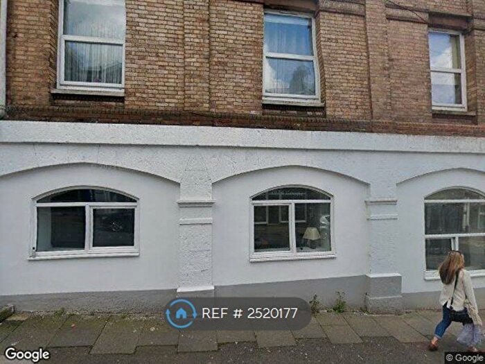 2 Bedroom Flat To Rent In Market Street, Torquay, TQ1