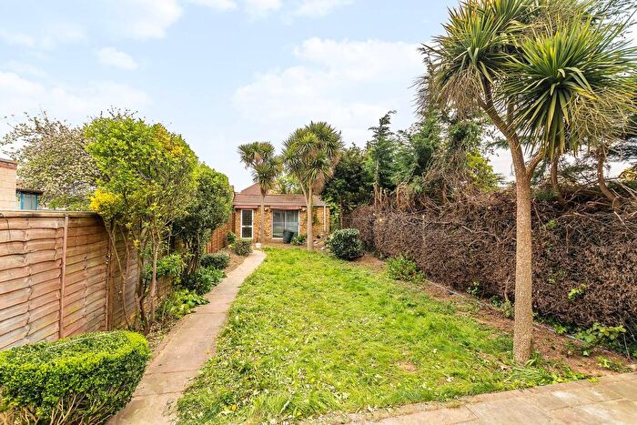 3 Bedroom Terraced House To Rent In Victoria Gardens, Hounslow, TW5