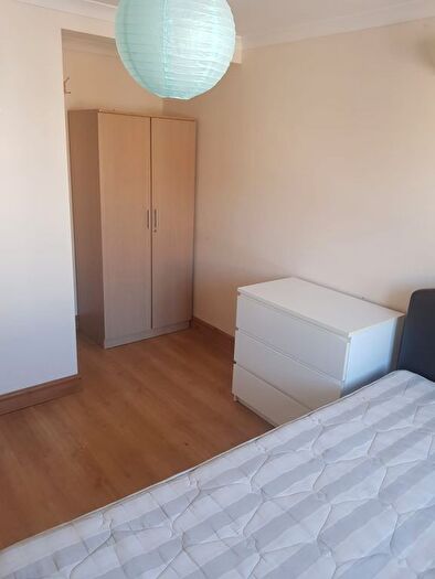 4 Bedroom Semi-Detached House To Rent In Stanley Road, Oxford, OX4
