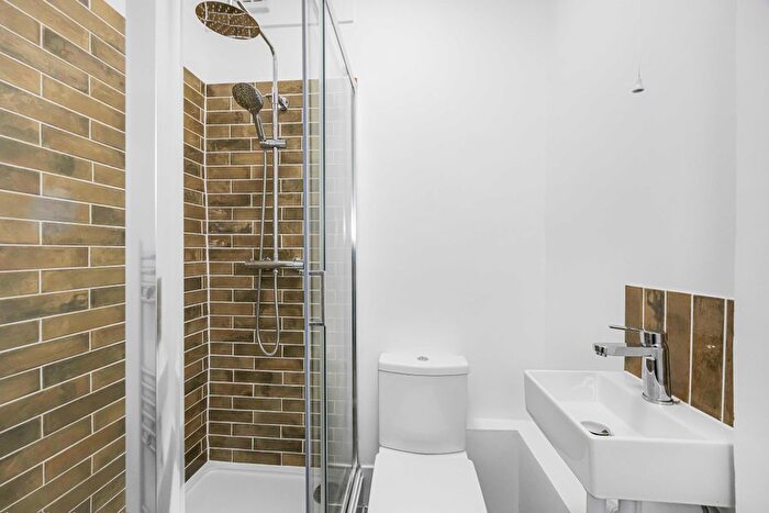 Studio To Rent In Colebrooke Row, London, N1