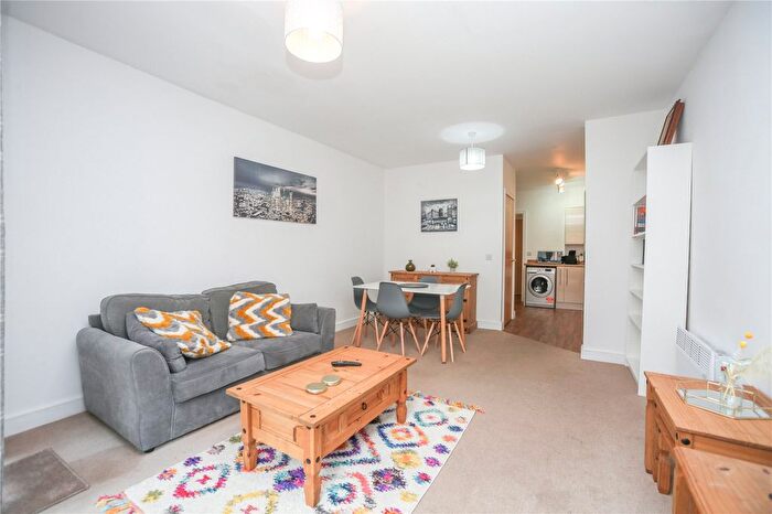 2 Bedroom Flat To Rent In Albion Street, Cheltenham, Gloucestershire, GL52