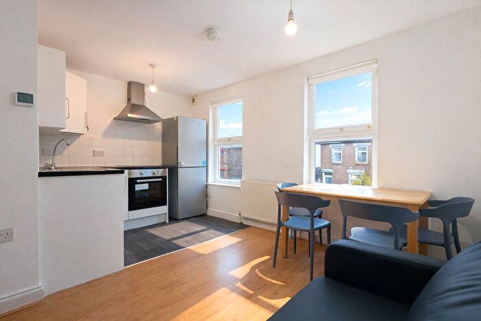 3 Bedroom Flat To Rent In Tilson Road, Tottenham, London, N17