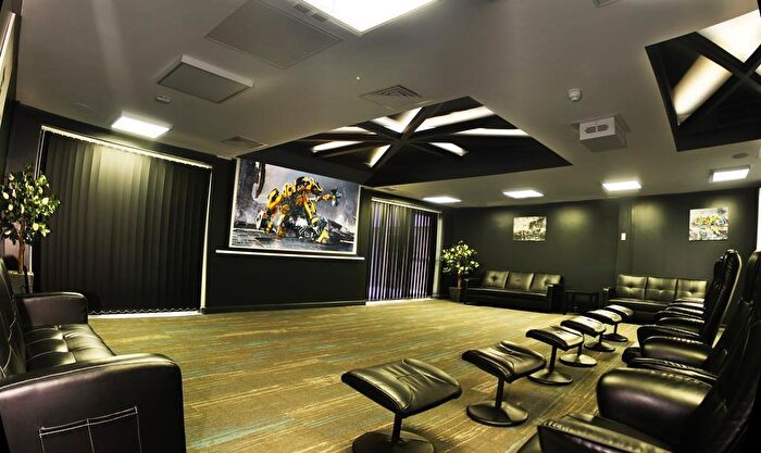 Studio To Rent In Dumfries Street, Luton, Bedfordshire, LU1