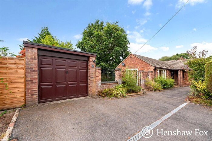 3 Bedroom Bungalow For Sale In Broad Lane, North Baddesley, Hampshire, SO52