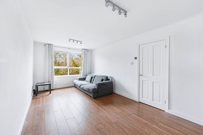 1 Bedroom Flat To Rent In Hanger Lane, London, W5