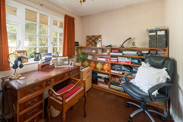 4 Bedroom Chalet For Sale In The Honeypot, Millfield Avenue, East Cowes, Isle Of Wight, PO32