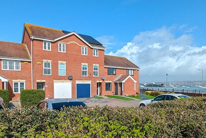 4 Bedroom Town House For Sale In Charlotte Drive, Priddy's Hard, PO12