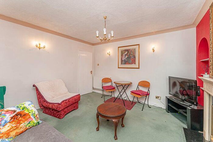 3 Bedroom Terraced House For Sale In Goat Lane, Enfield, EN1