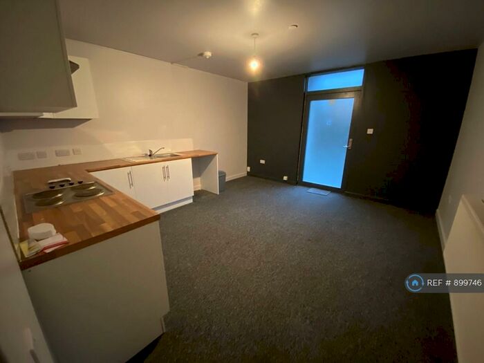 1 Bedroom Flat To Rent In Ferguson House, Neath, SA11