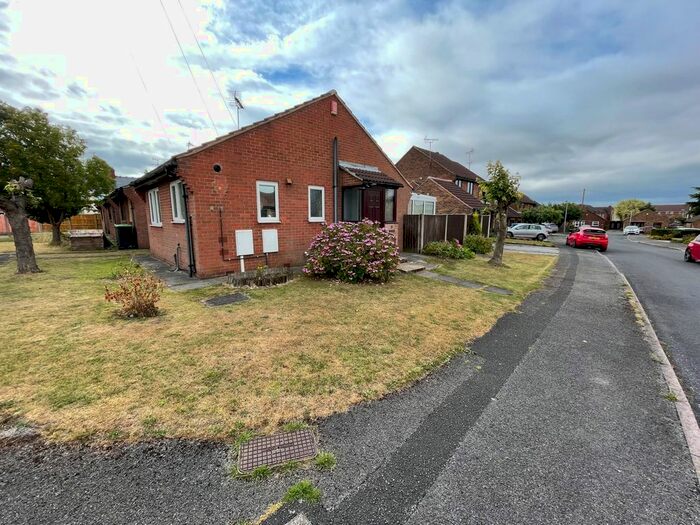 2 Bedroom Detached Bungalow To Rent In Greenholme Close, Kirkby-In-Ashfield, Nottingham, NG17