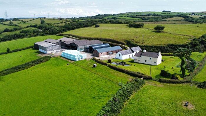 3 Bedroom Farm House For Sale In Sylen Road, Pontyberem, SA15