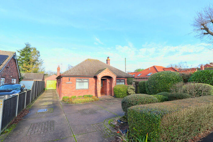 2 Bedroom Detached Bungalow For Sale In School Road, Langham, CO4