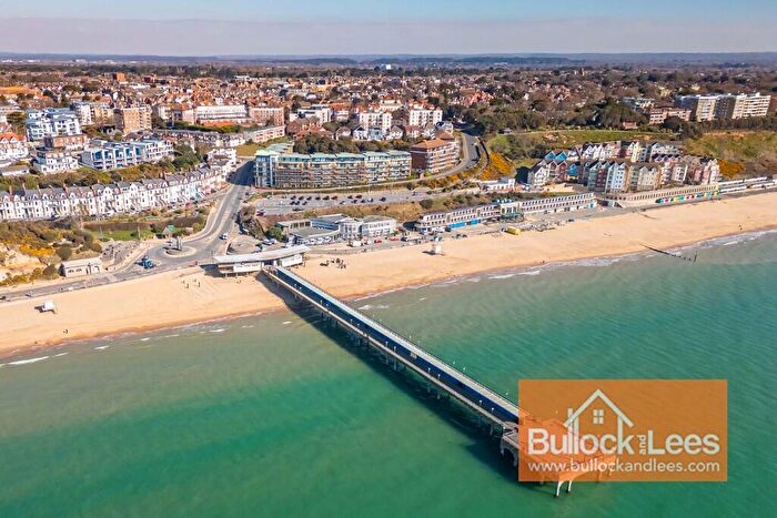 2 Bedroom Flat For Sale In Marina Close, Bournemouth, Dorset, BH5