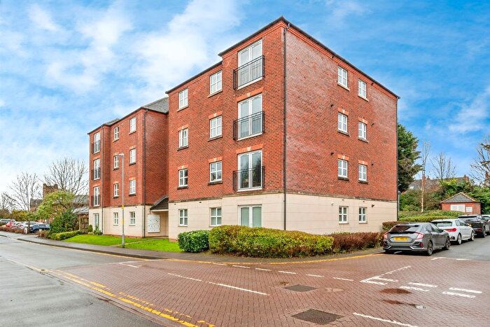 2 Bedroom Flat For Sale In Ingles Drive, Worcester, WR2