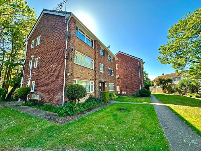 1 Bedroom Flat To Rent In Barnfield Court, Southampton, Hampshire, SO19