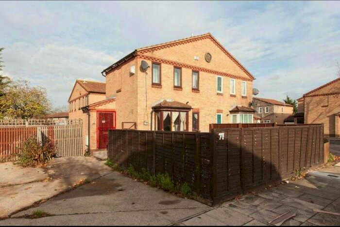 1 Bedroom End Of Terrace House To Rent In Courtland Grove, London, SE28