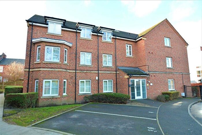 2 Bedroom Flat To Rent In Castle Grove, Pontefract, WF8