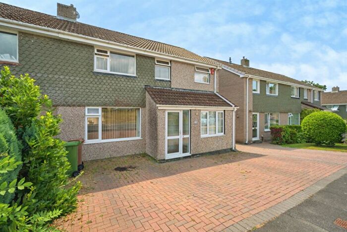 4 Bedroom Semi-Detached House For Sale In Brook Close, Plympton, PL7