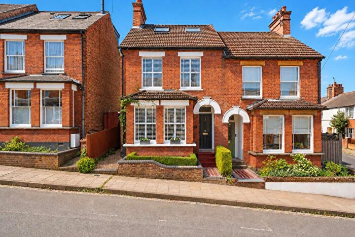 4 Bedroom Semi Detached House For Sale In Folly Avenue, St. Albans, Hertfordshire, AL3