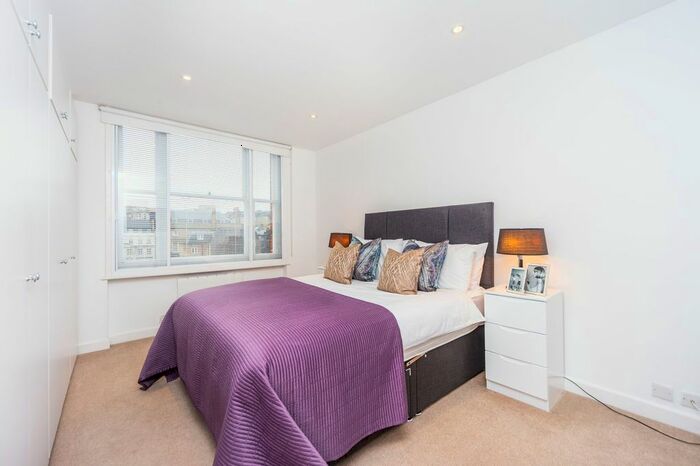 2 Bedroom Flat To Rent In Hill Street, London, W1J