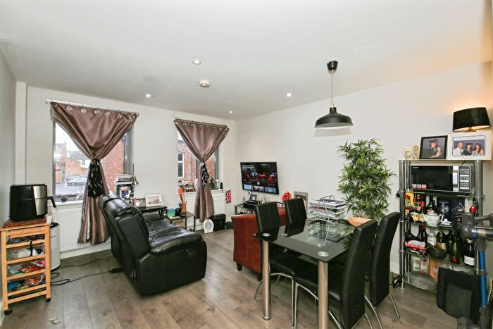 2 Bedroom Flat For Sale In Park Road, Peterborough, PE1